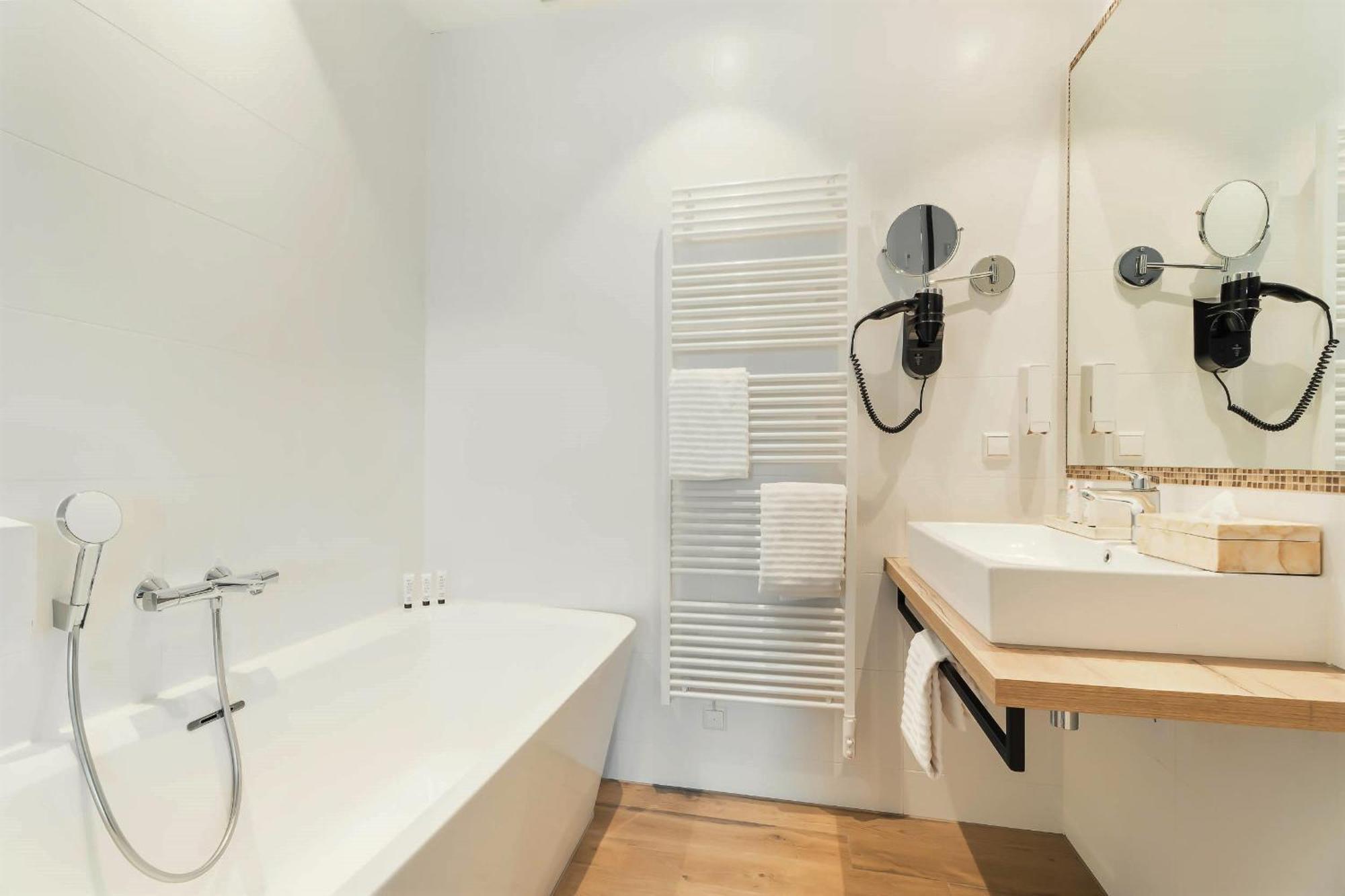 Hotel Maassluis Bagian luar foto